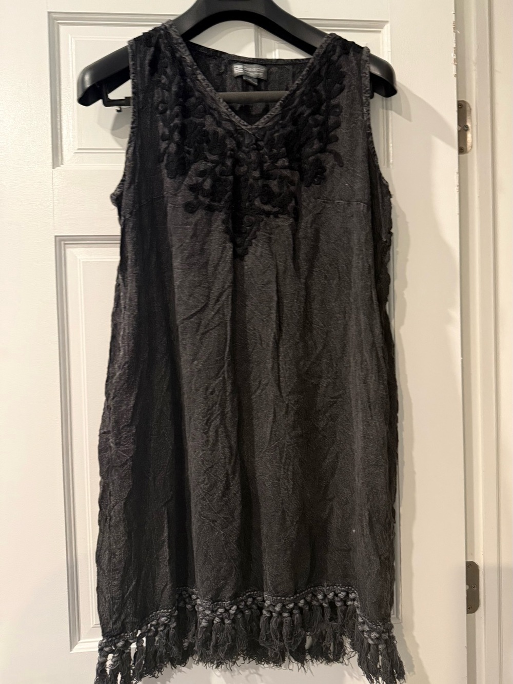 Beach By Exist Black Embroidered Sleeveless Tunic with Tassel Hem size XL